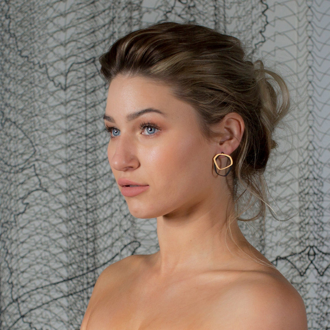 How to Remove Stud Earrings: Simple and Effective Methods